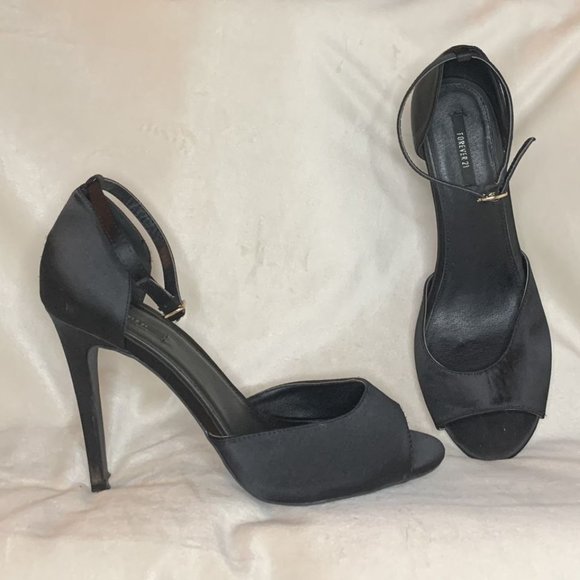 Black satin high heels size 9 - Picture 1 of 1